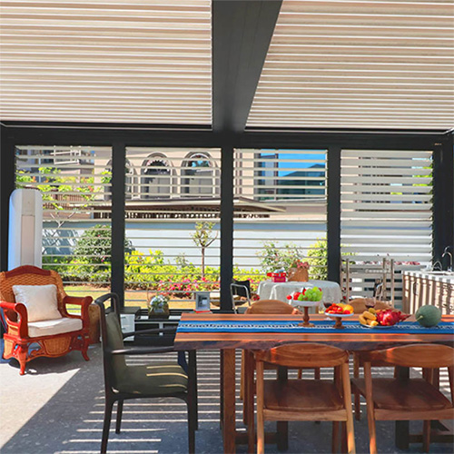 Bent u de onveranderlijke buitenruimte beu? De elektrische aluminium pergola biedt de oplossing!